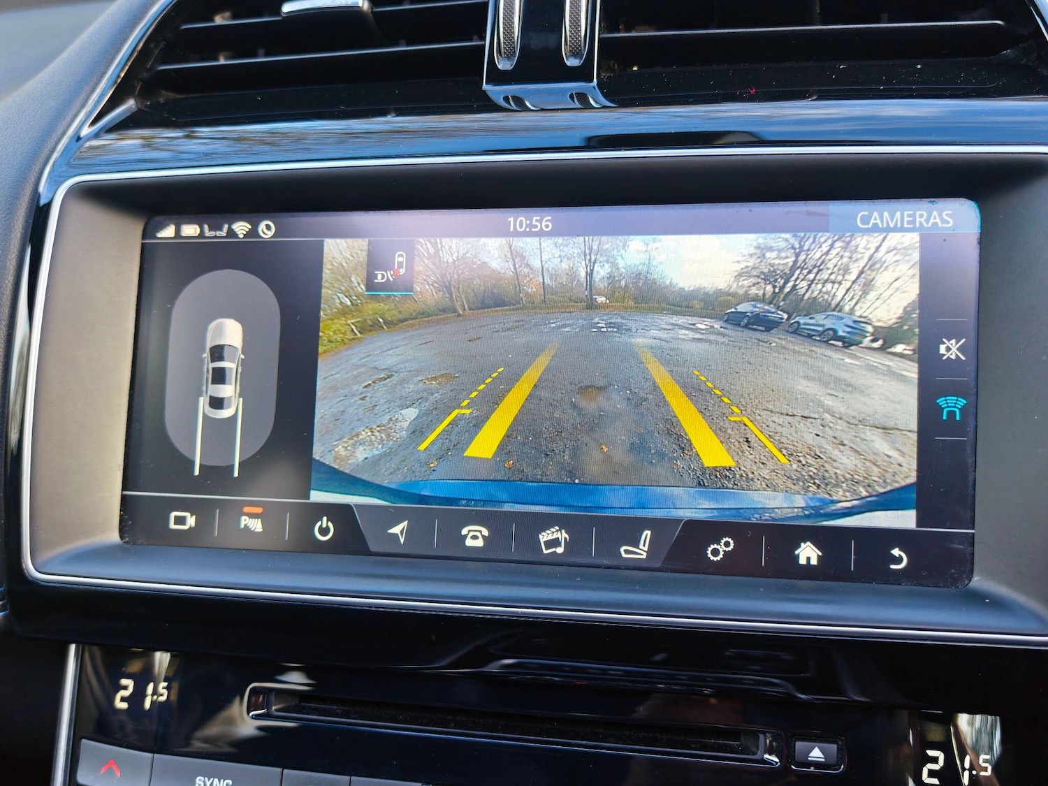 Used Jaguar XE 2017 for sale - 76633714: Photo 20