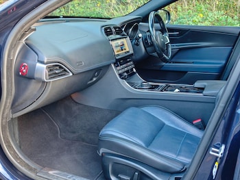 Used Jaguar XE 2017 for sale - 76633714: Photo