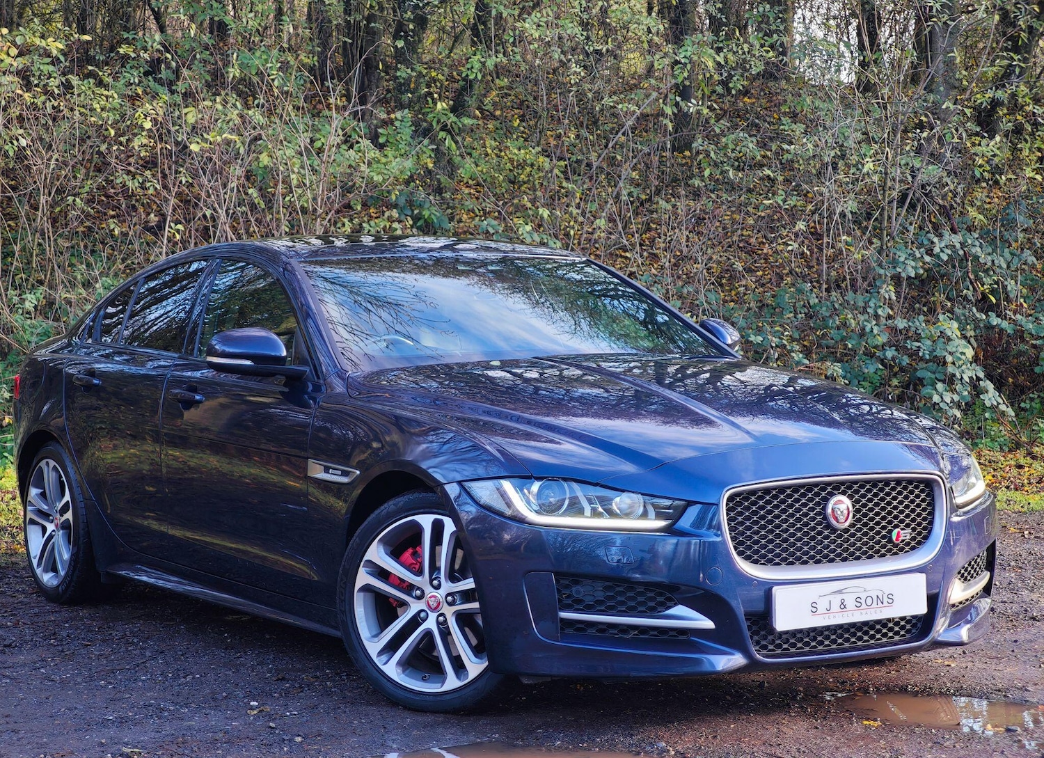 Used Jaguar XE 2017 for sale - 76633714: Photo 4