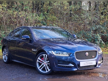 Used Jaguar XE 2017 for sale - 76633714: Photo