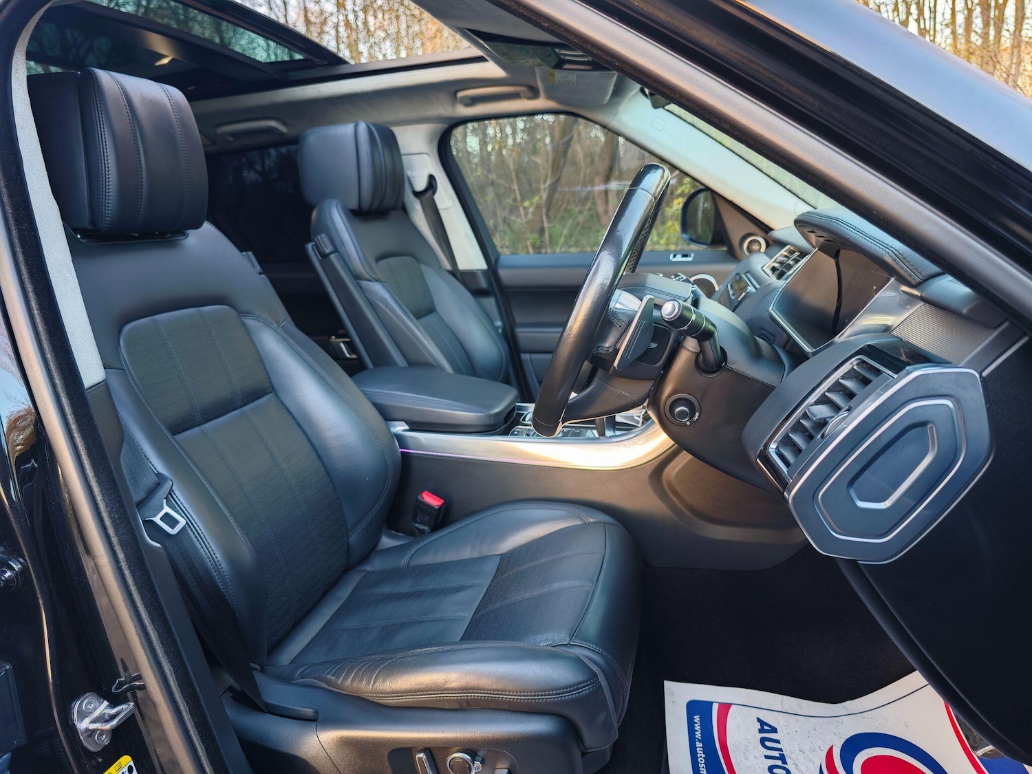 Used Land Rover Range Rover Sport 2018 for sale - 76800846: Photo 2