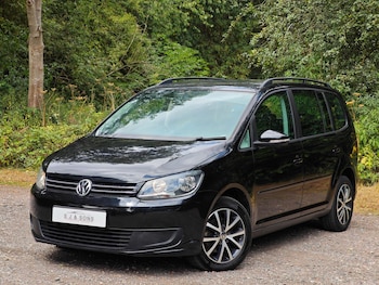 Used Volkswagen Touran 2013 for sale - 77050015: Photo