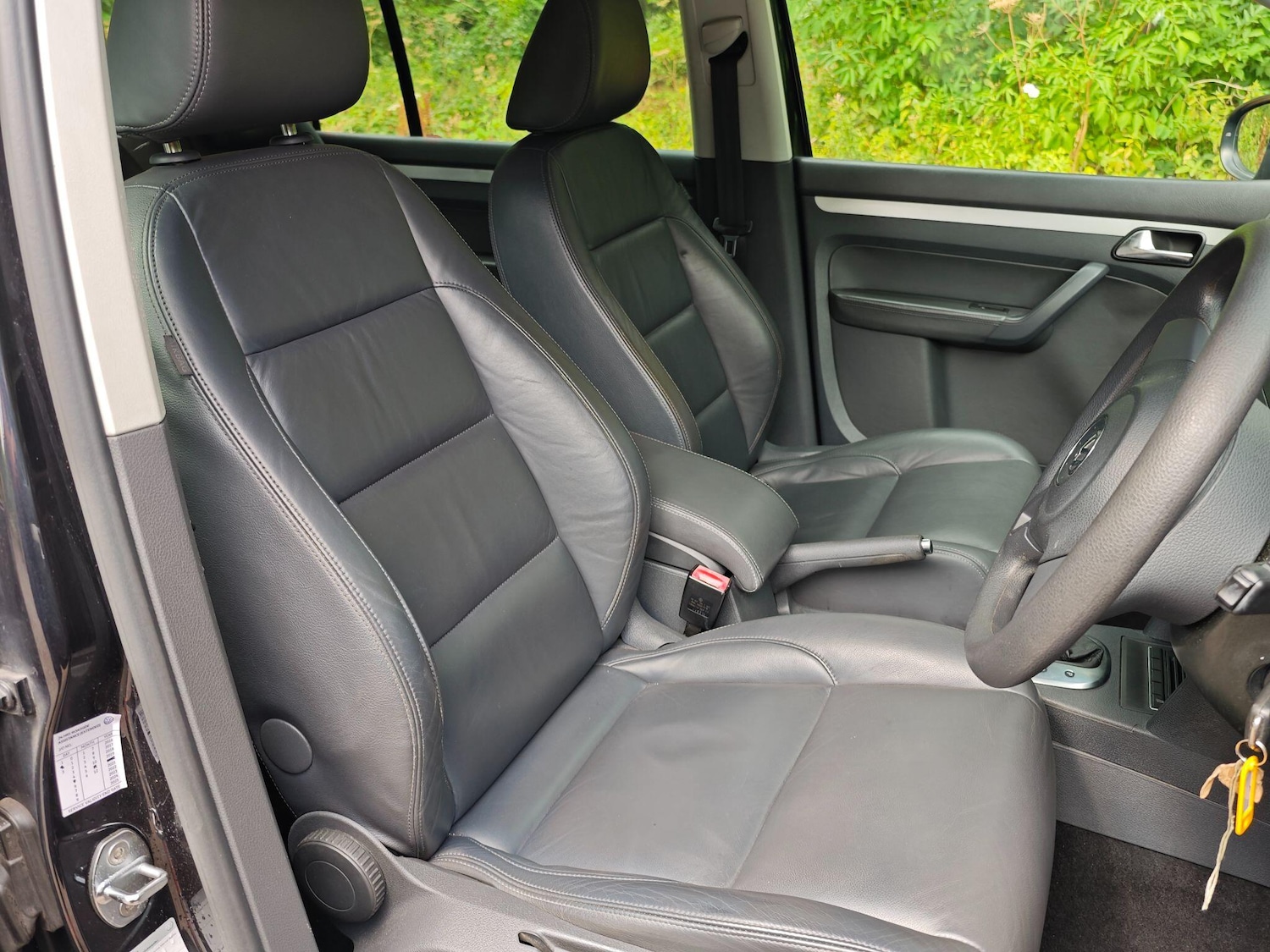 Used Volkswagen Touran 2024 for sale - 77050015: Photo 2