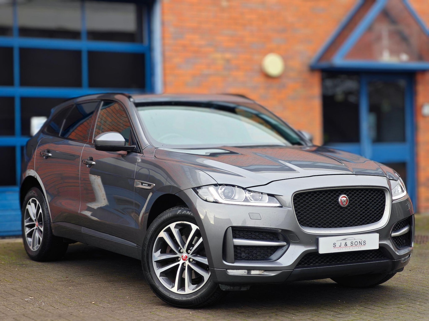 Used Jaguar F-Pace 2019 for sale - 77074937: Photo 6