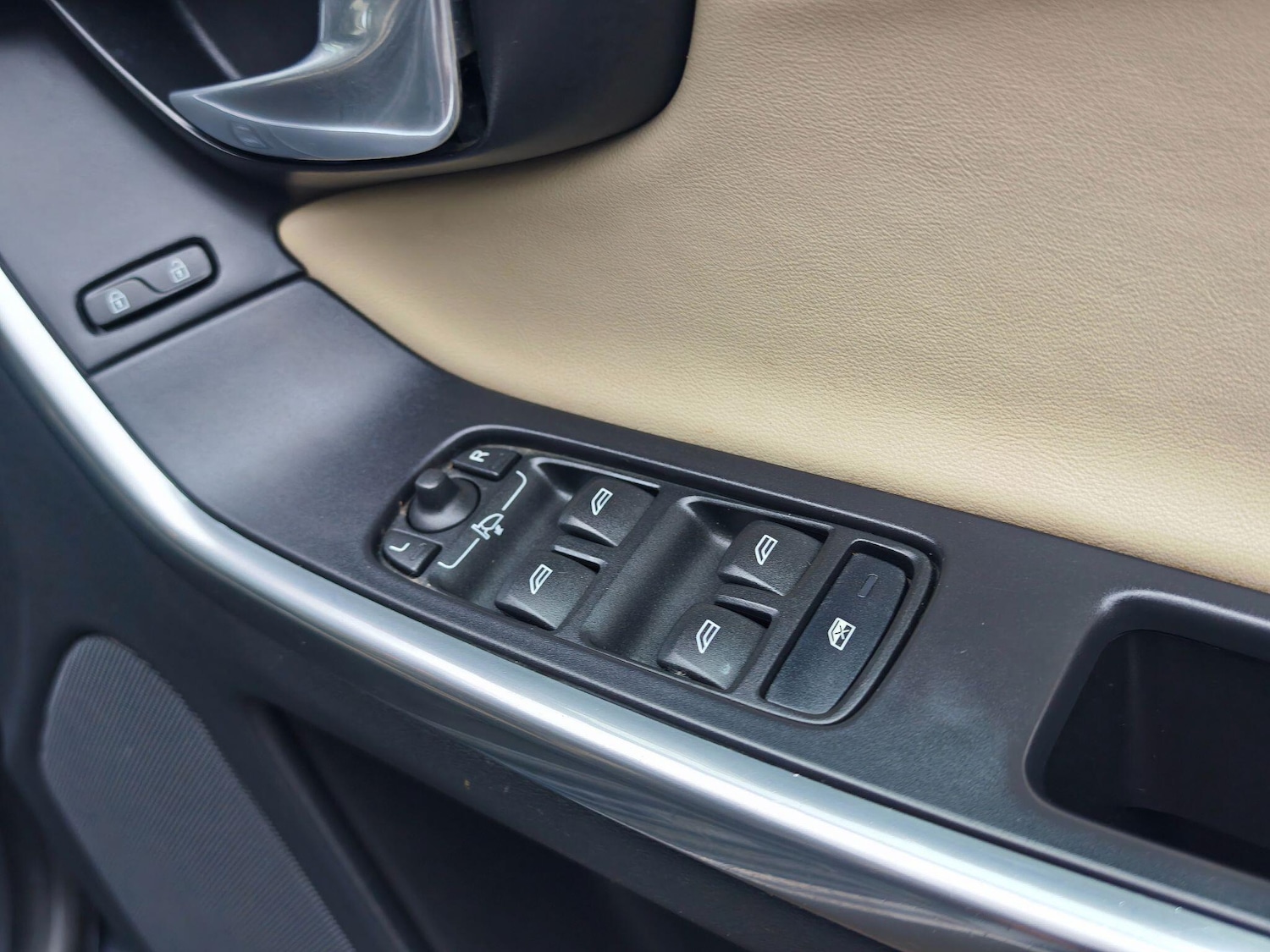 Used Volvo XC60 2012 for sale - 76727828: Photo 15