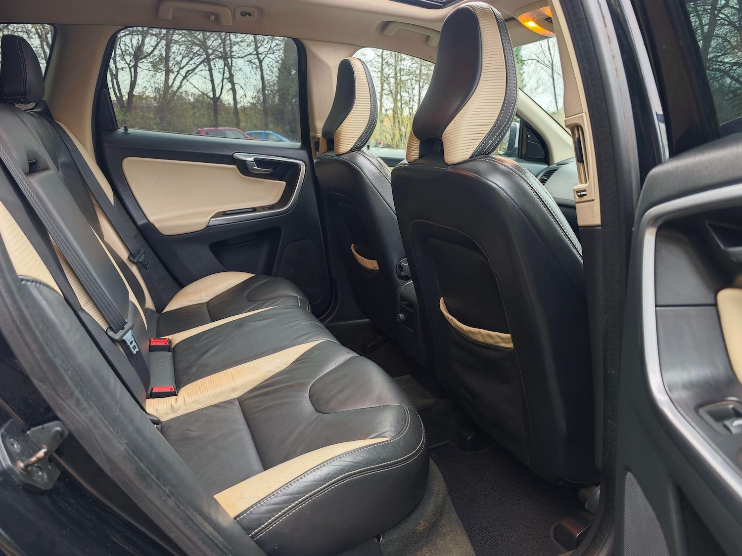 Used Volvo XC60 2012 for sale - 76727828: Photo 16