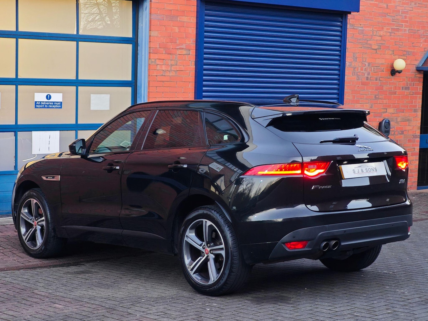 Used Jaguar F-Pace 2017 for sale - 77924776: Photo 5