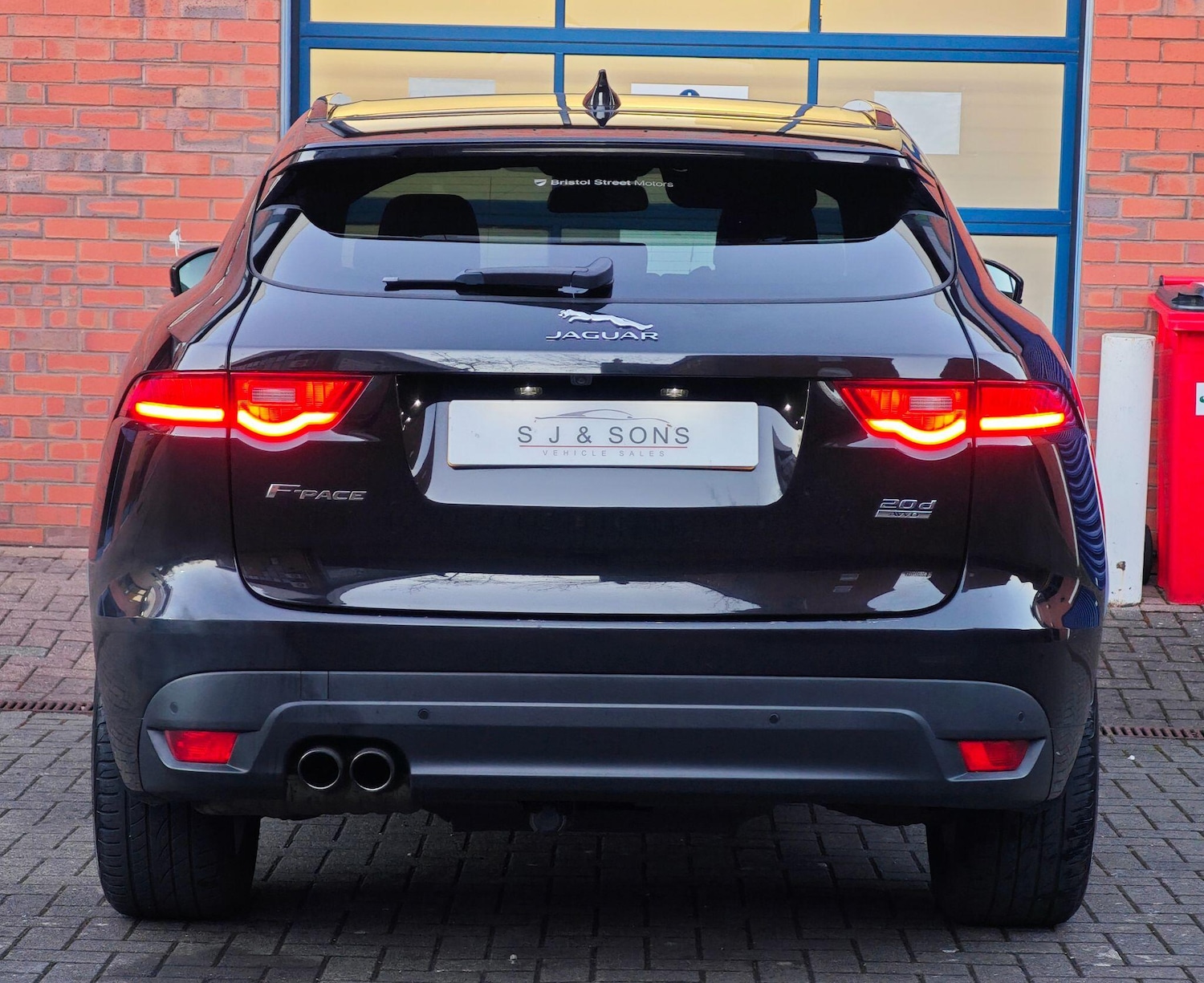 Used Jaguar F-Pace 2017 for sale - 77924776: Photo 7