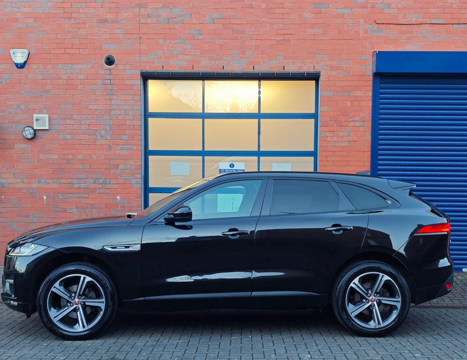 Used Jaguar F-Pace 2017 for sale - 77924776: Photo 9