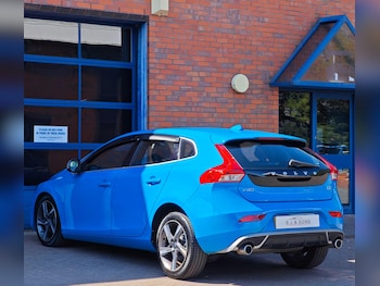 Used Volvo V40 2015 for sale - 79540094: Photo