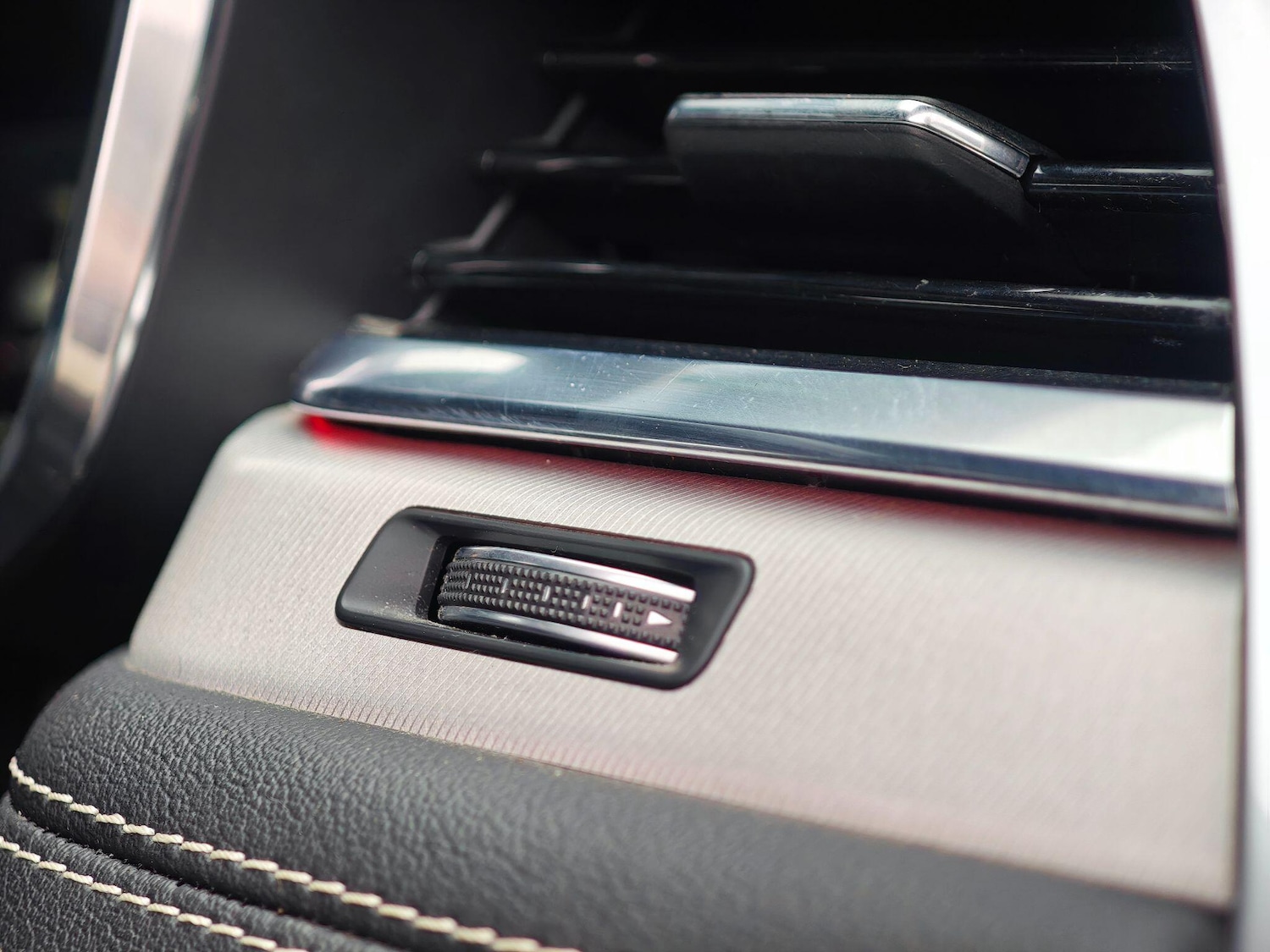 Used Jaguar F-Pace 2021 for sale - 77799456: Photo 15