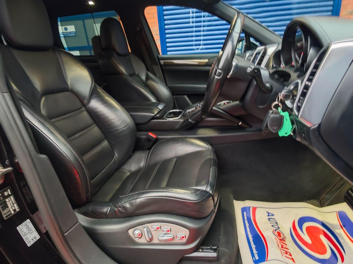 Used Porsche Cayenne for sale - 77825041: Photo 2