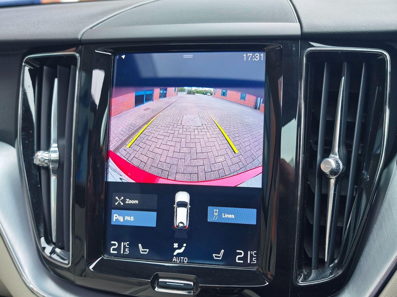 Used Volvo XC60 for sale - 78115925: Photo 21