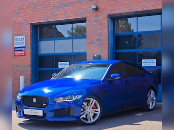 Used Jaguar XE 2017 for sale - 79532555: Photo