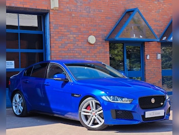 Used Jaguar XE 2017 for sale - 79532555: Photo