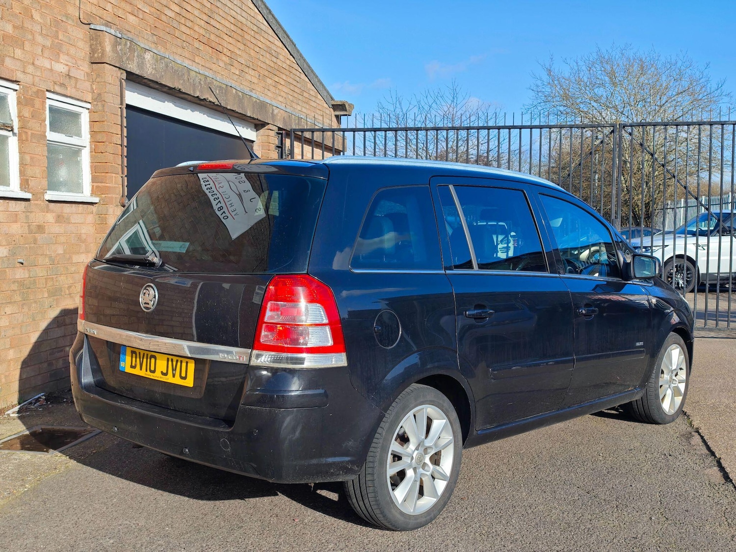 Used Vauxhall Zafira 2010 for sale - 78100103: Photo 2