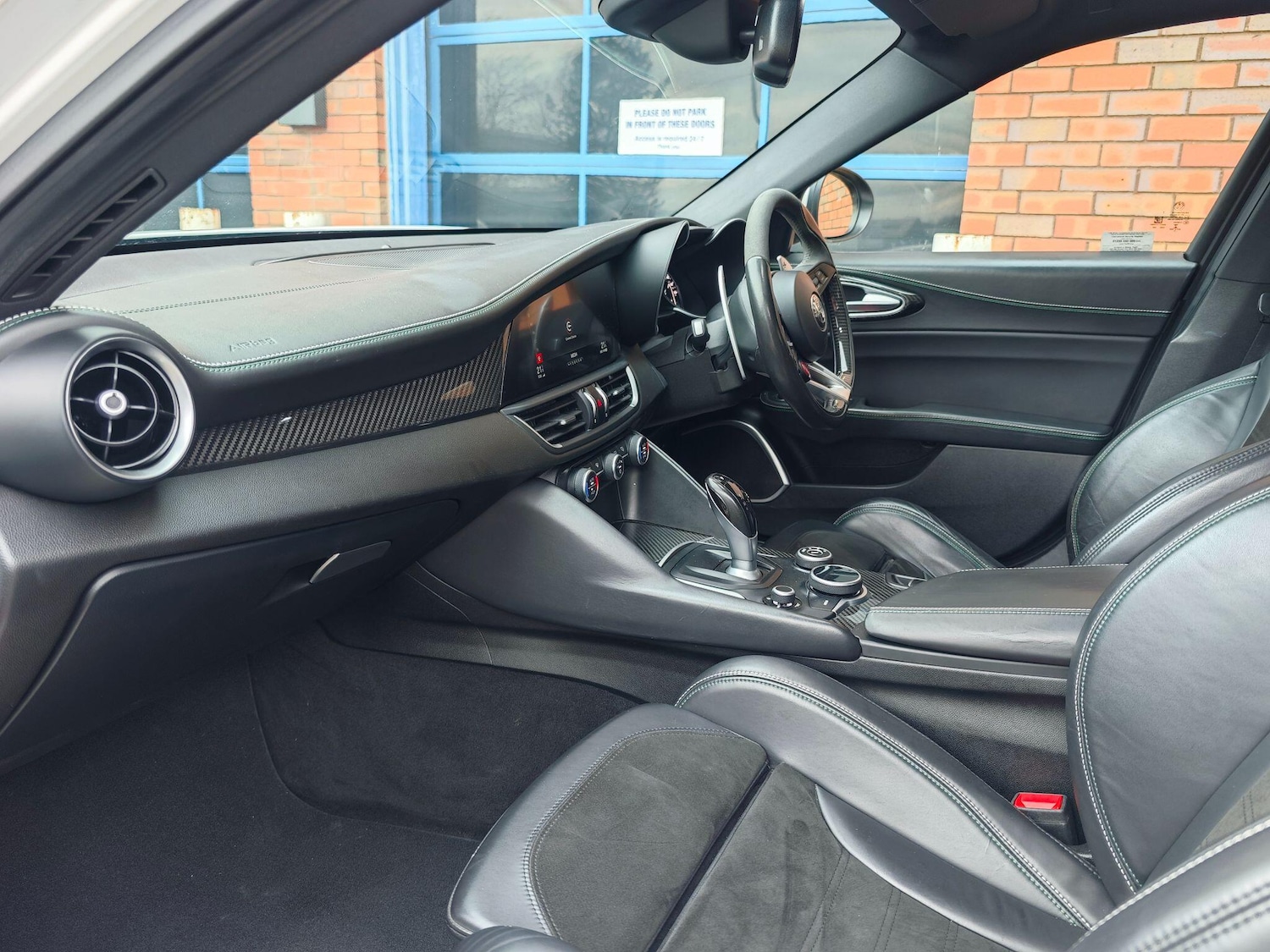 Used Alfa Romeo Giulia 2017 for sale - 77496909: Photo 2