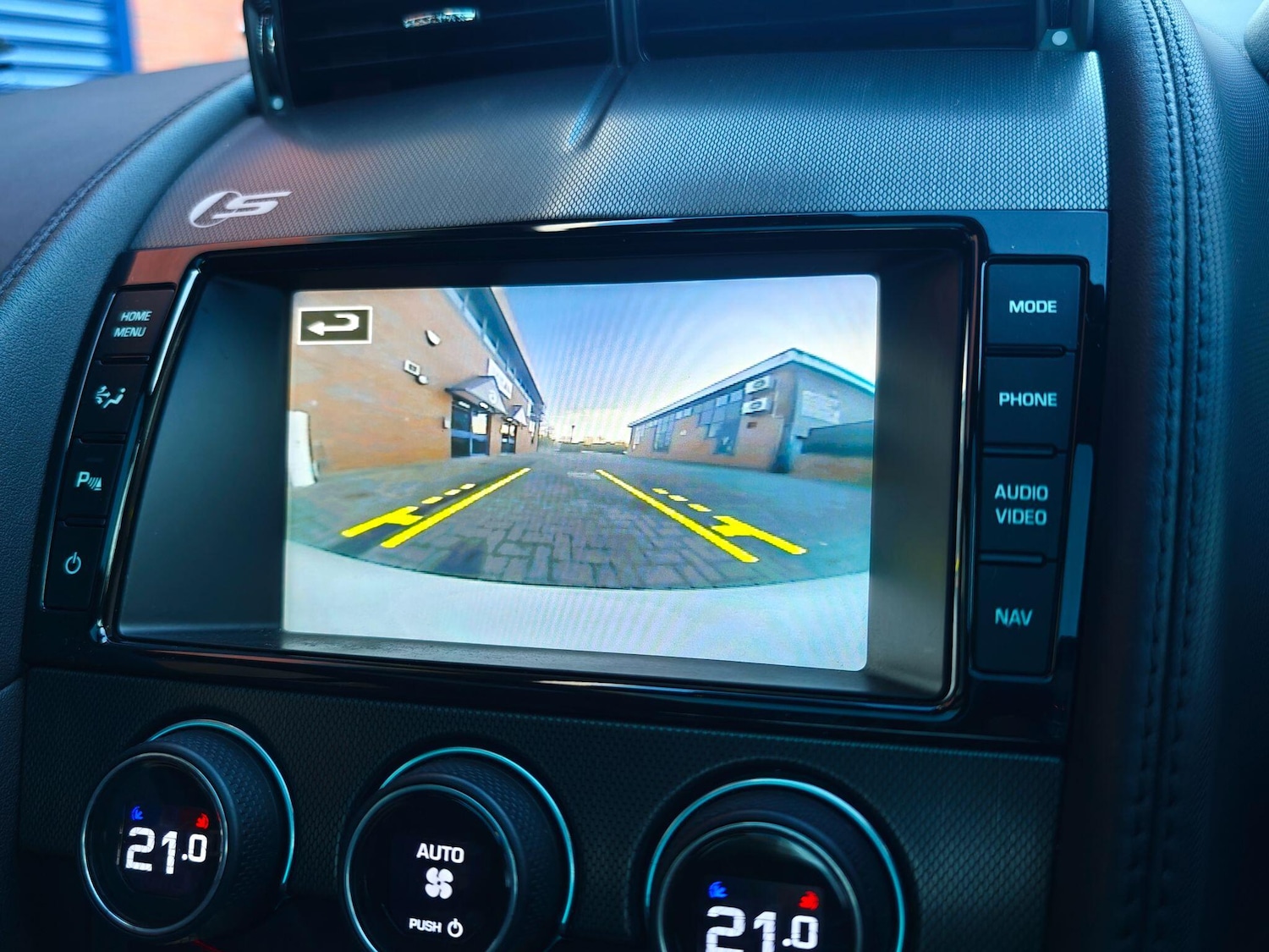 Used Jaguar F-Type 2014 for sale - 77940123: Photo 17