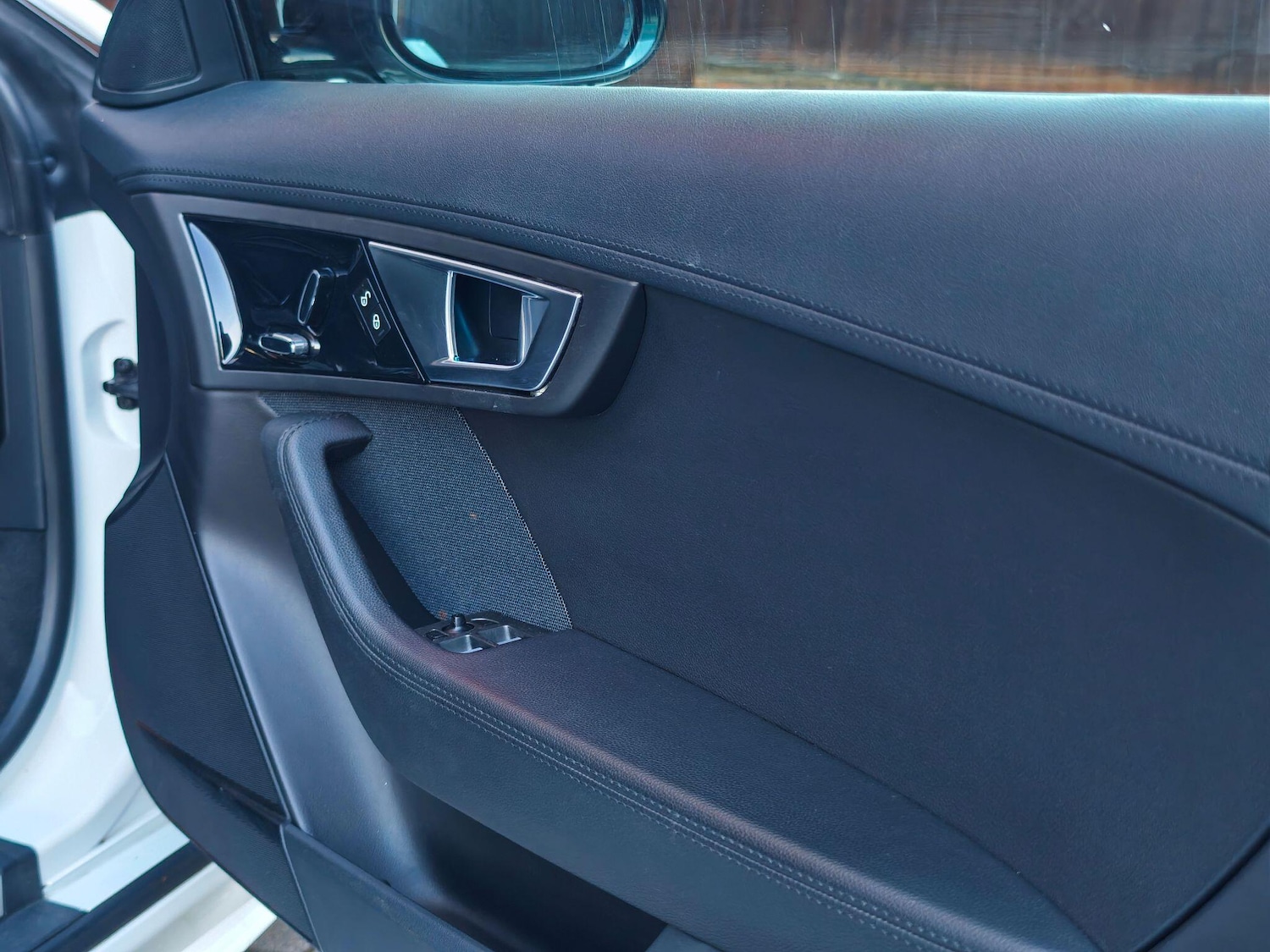 Used Jaguar F-Type 2014 for sale - 77940123: Photo 24