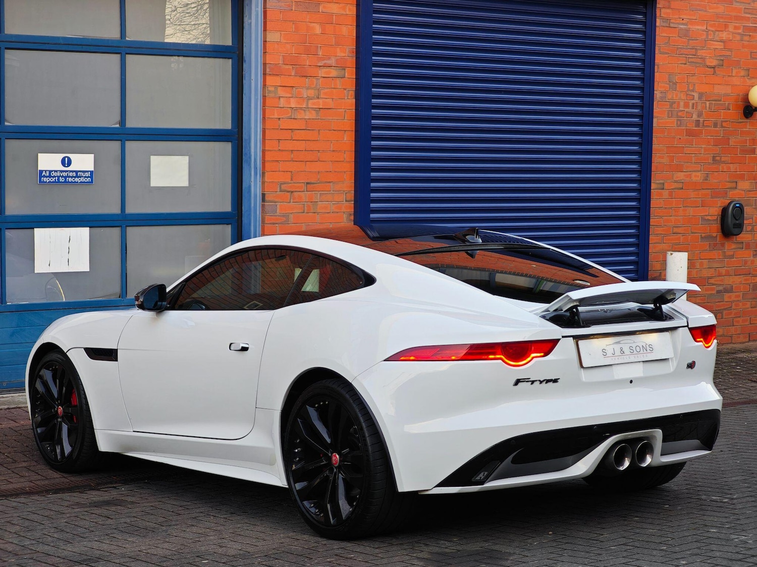 Used Jaguar F-Type 2014 for sale - 77940123: Photo 6