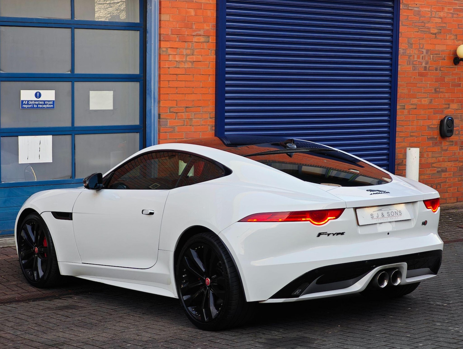 Used Jaguar F-Type 2014 for sale - 77940123: Photo 8