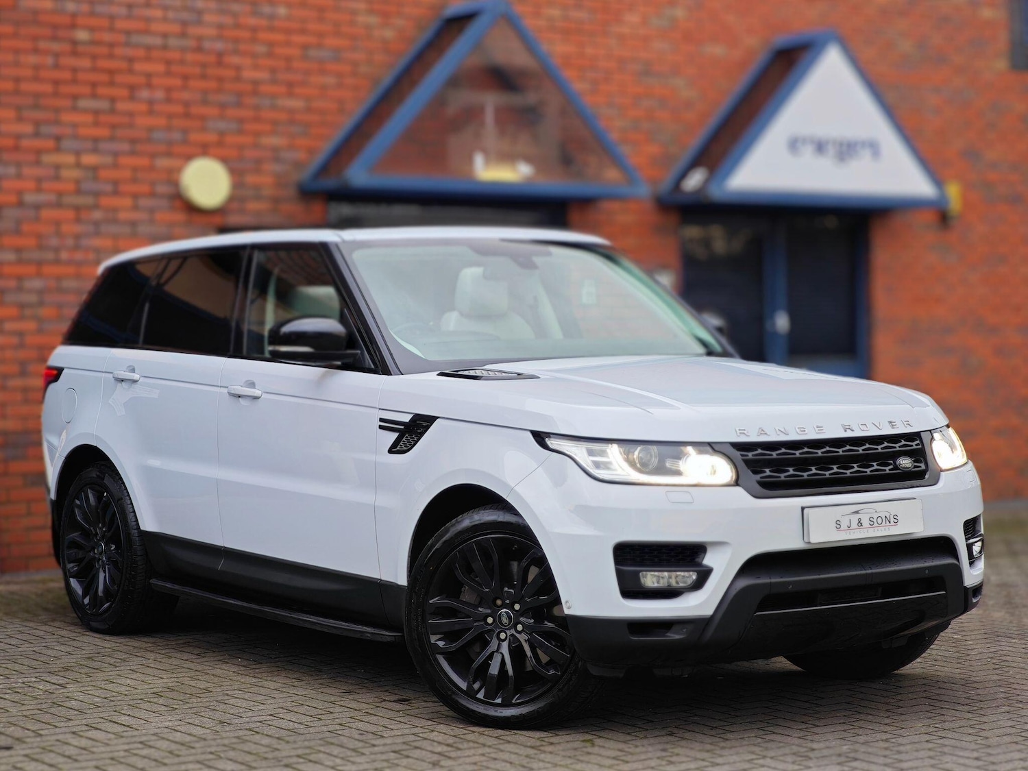 Used Land Rover Range Rover Sport 2015 for sale - 77575164: Photo 4