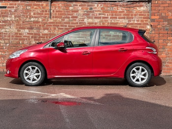 Used Peugeot 208 2014 for sale - 78571814: Photo