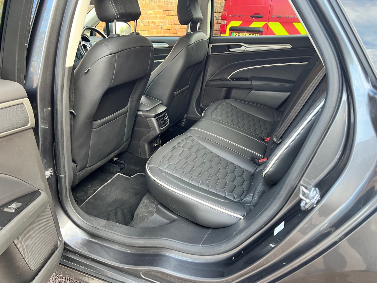 Used Ford Mondeo 2017 for sale - 76839117: Photo 10