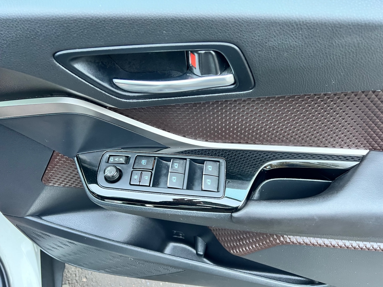 Used Toyota C-HR 2016 for sale - 76837581: Photo 16