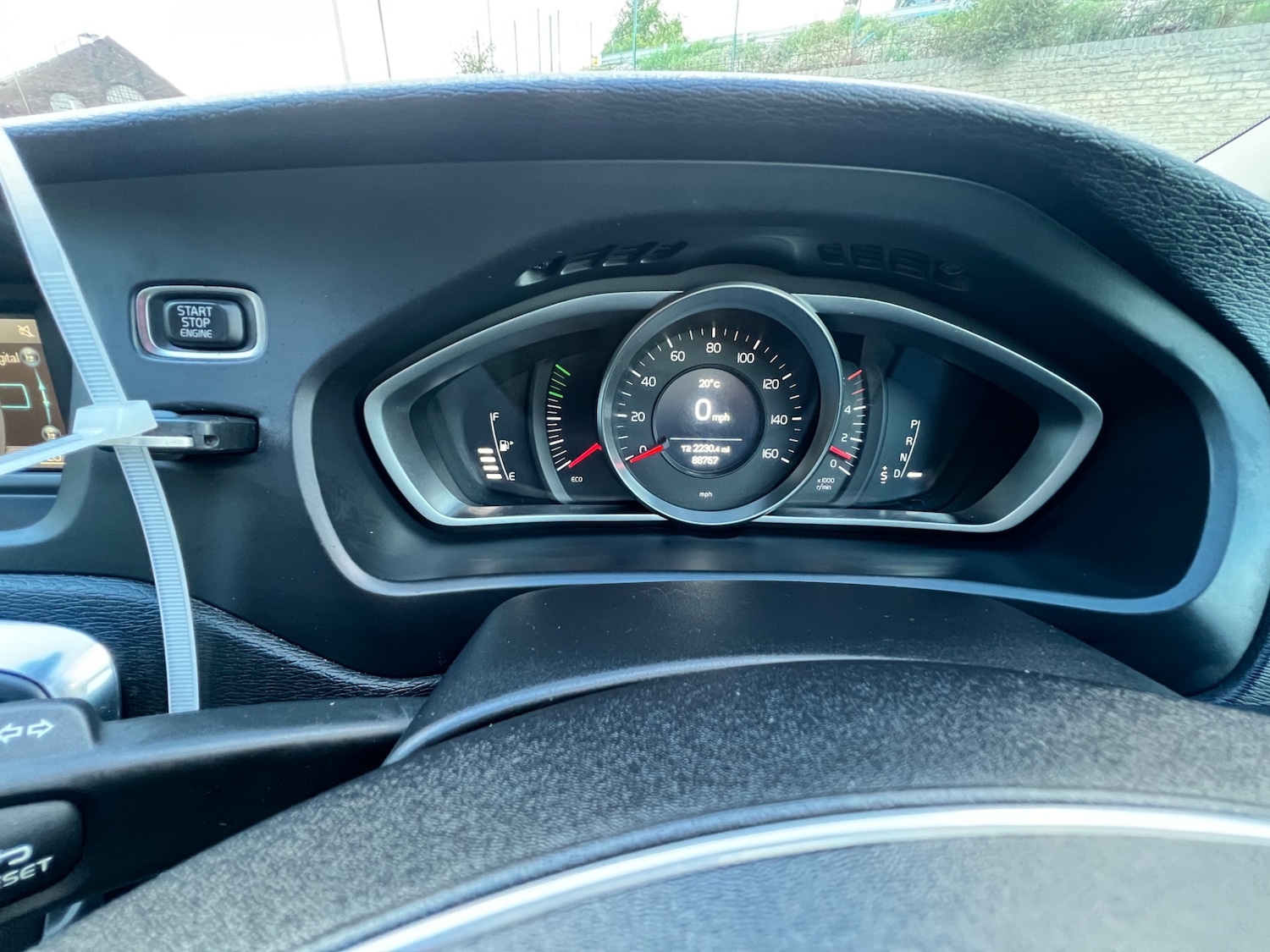 Used Volvo V40 2015 for sale - 75987154: Photo 13