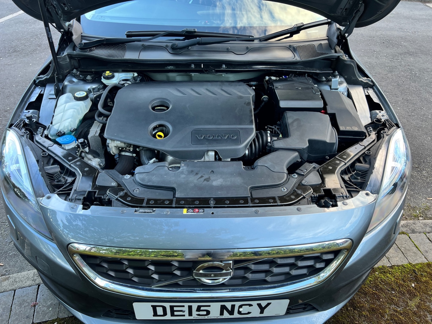 Used Volvo V40 2015 for sale - 75987154: Photo 15