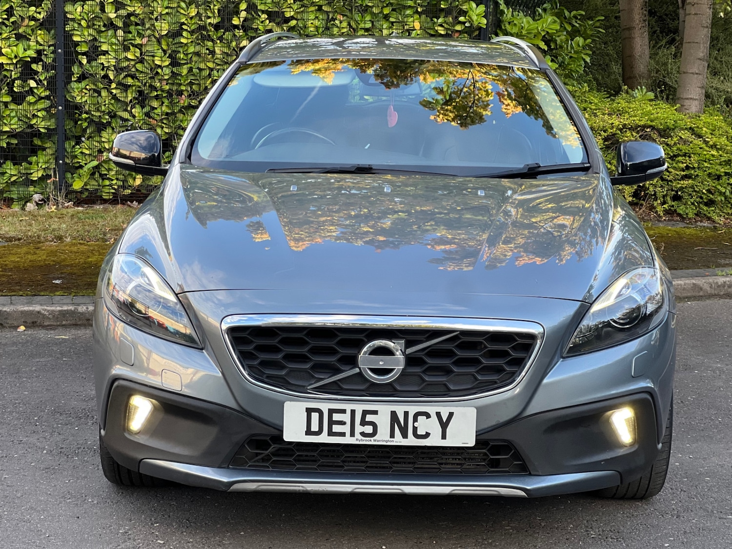 Used Volvo V40 2015 for sale - 75987154: Photo 2