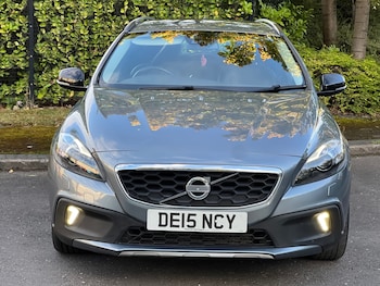 Used Volvo V40 2015 for sale - 75987154: Photo
