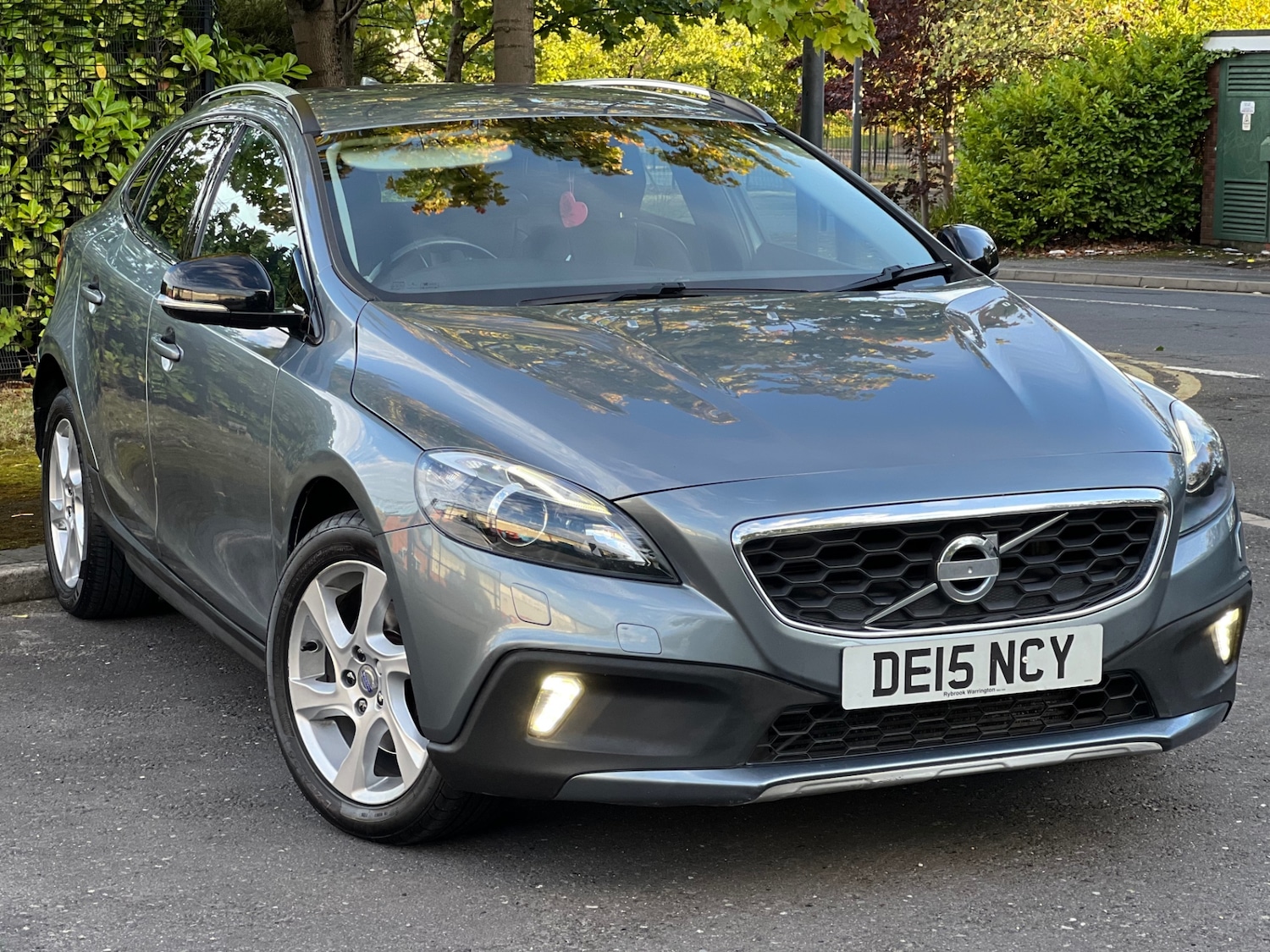 Used Volvo V40 2015 for sale - 75987154: Photo 3