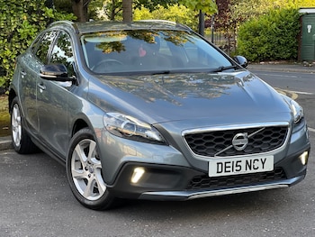 Used Volvo V40 2015 for sale - 75987154: Photo