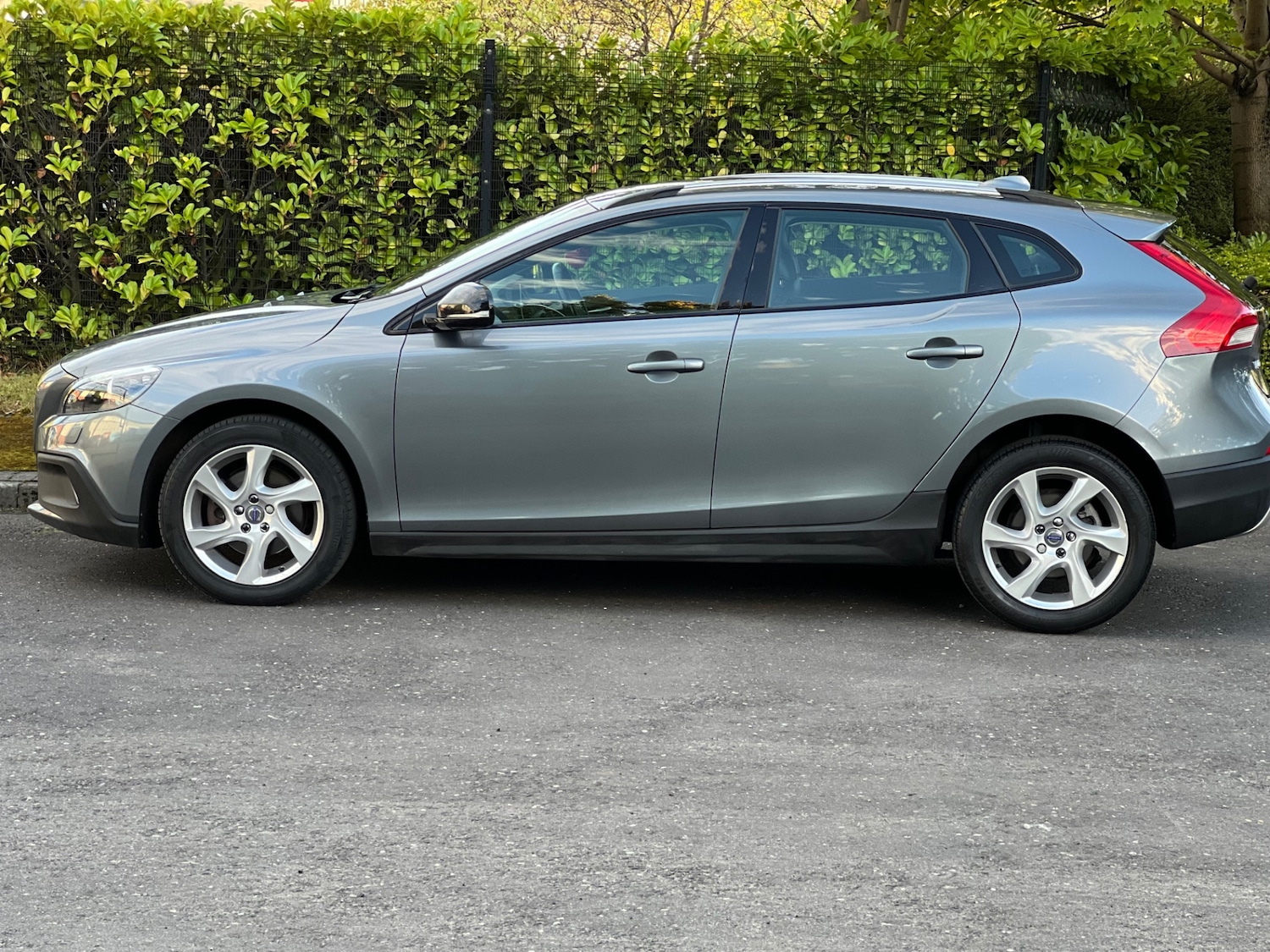 Used Volvo V40 2015 for sale - 75987154: Photo 4