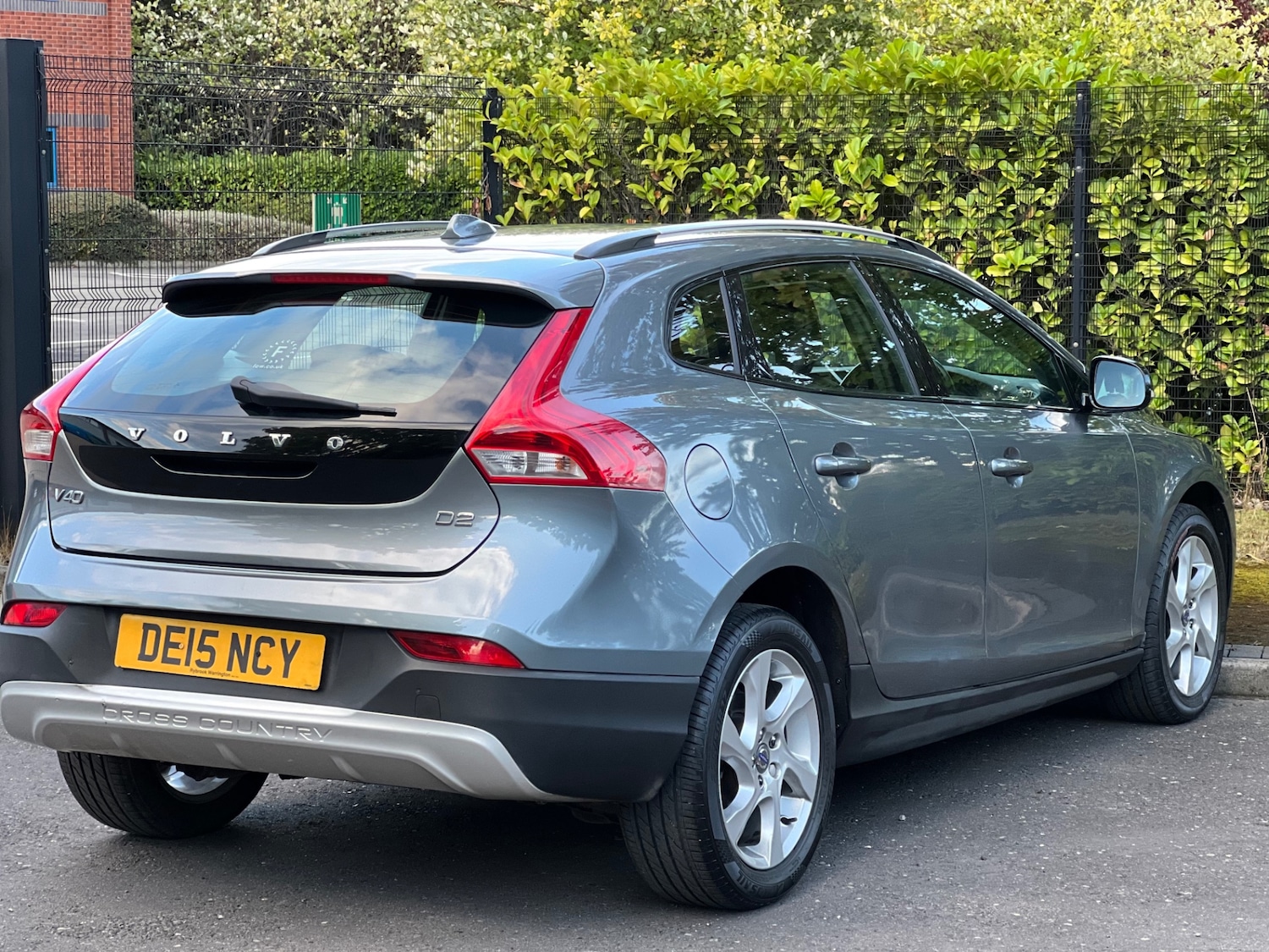 Used Volvo V40 2015 for sale - 75987154: Photo 6