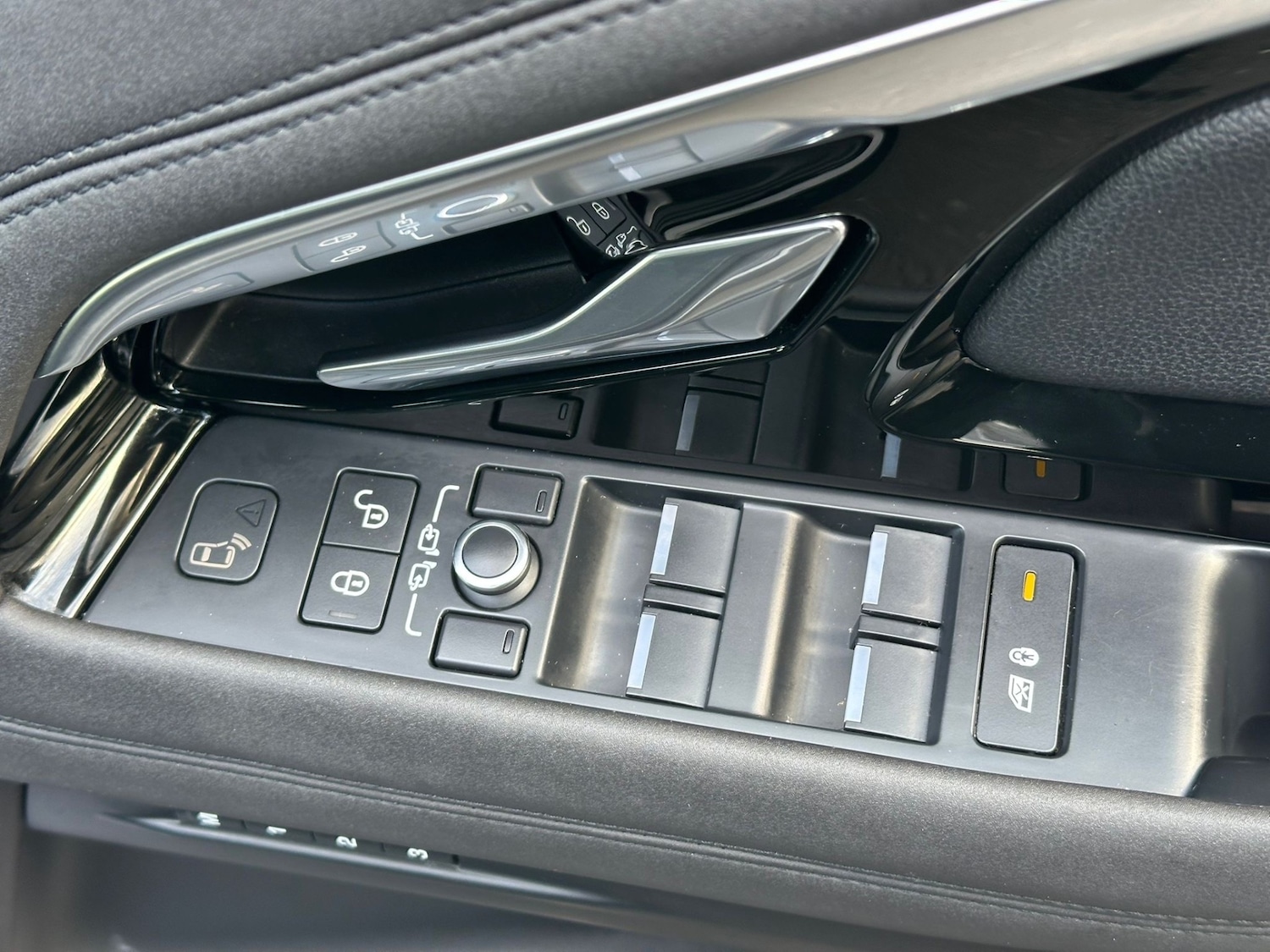 Used Land Rover Range Rover Evoque 2019 for sale - 77881189: Photo 23