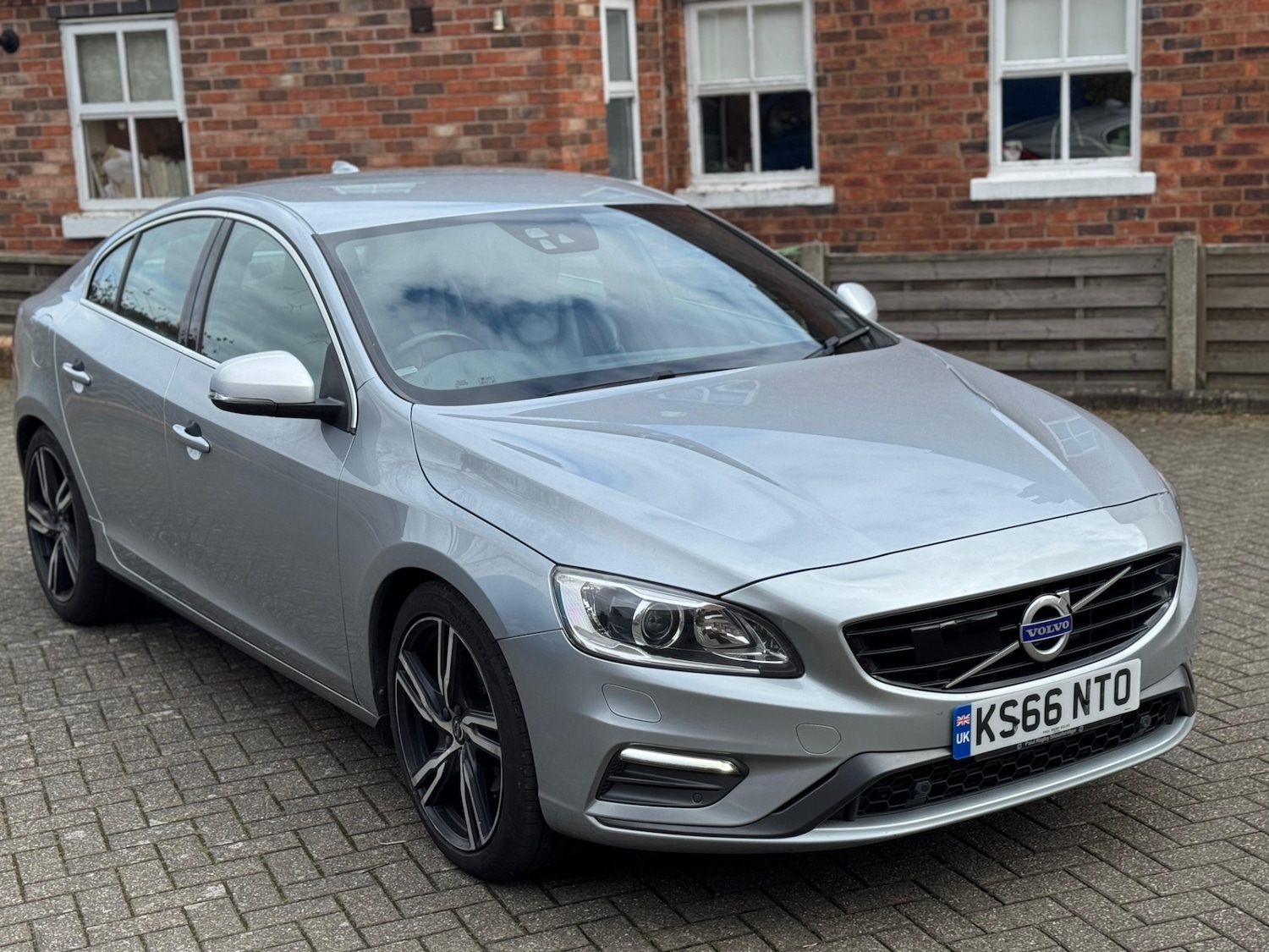 Used Volvo S60 2016 for sale - 77902221: Photo 1