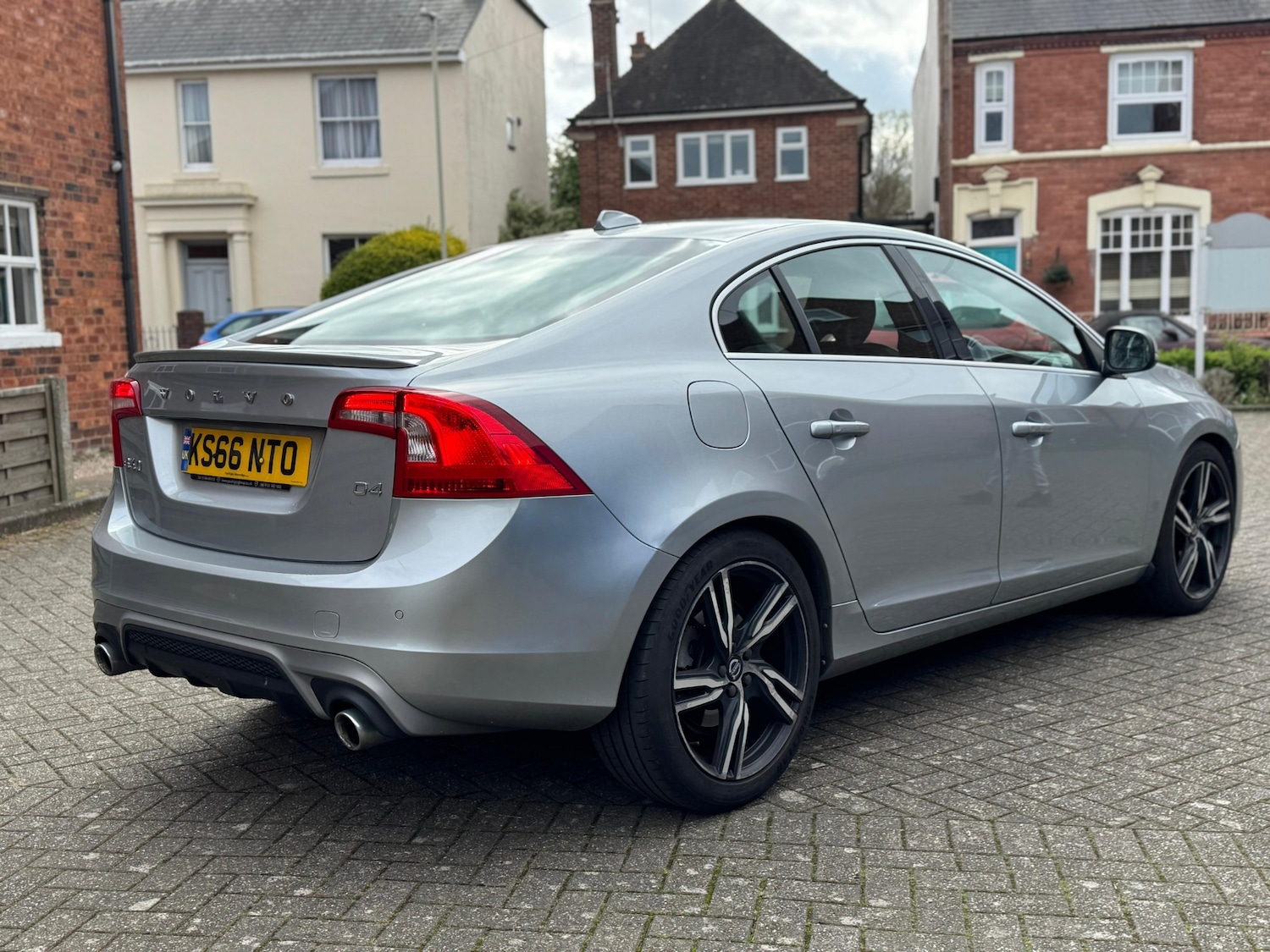 Used Volvo S60 2016 for sale - 77902221: Photo 3