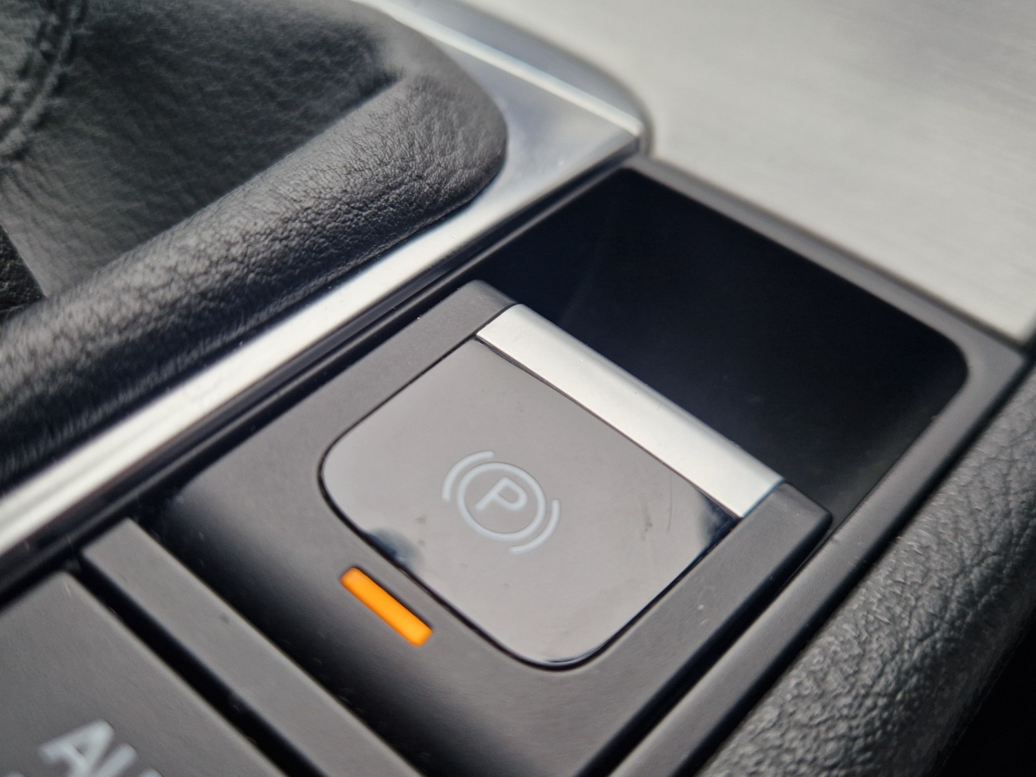 Used Volkswagen CC 2013 for sale - 76970074: Photo 25