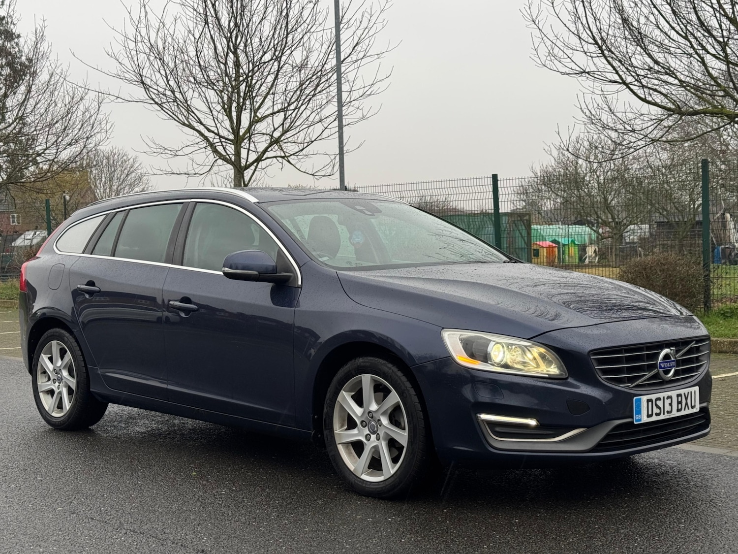 Used Volvo V60 2013 for sale - 77533593: Photo 2