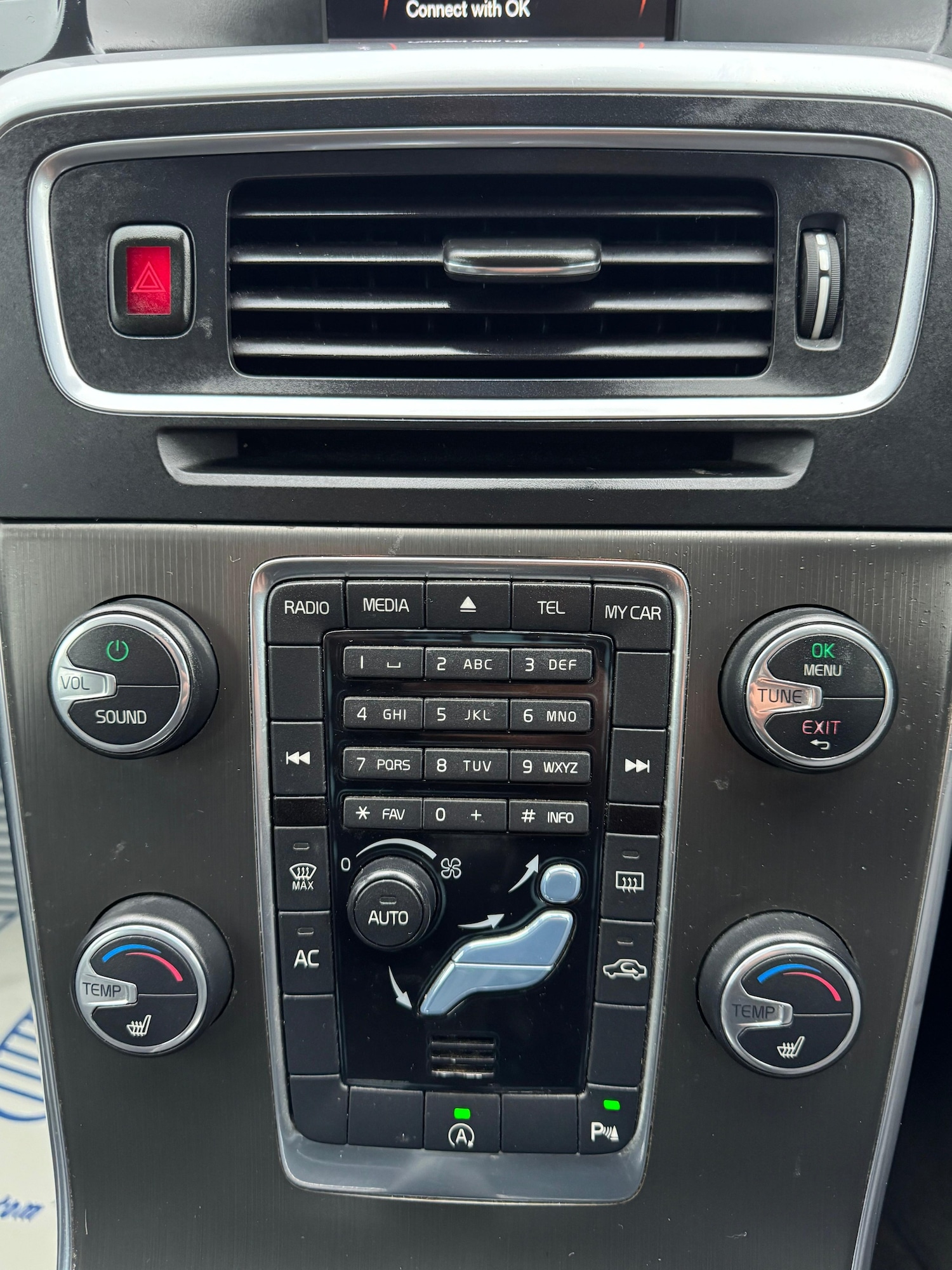 Used Volvo V60 2013 for sale - 77533593: Photo 22