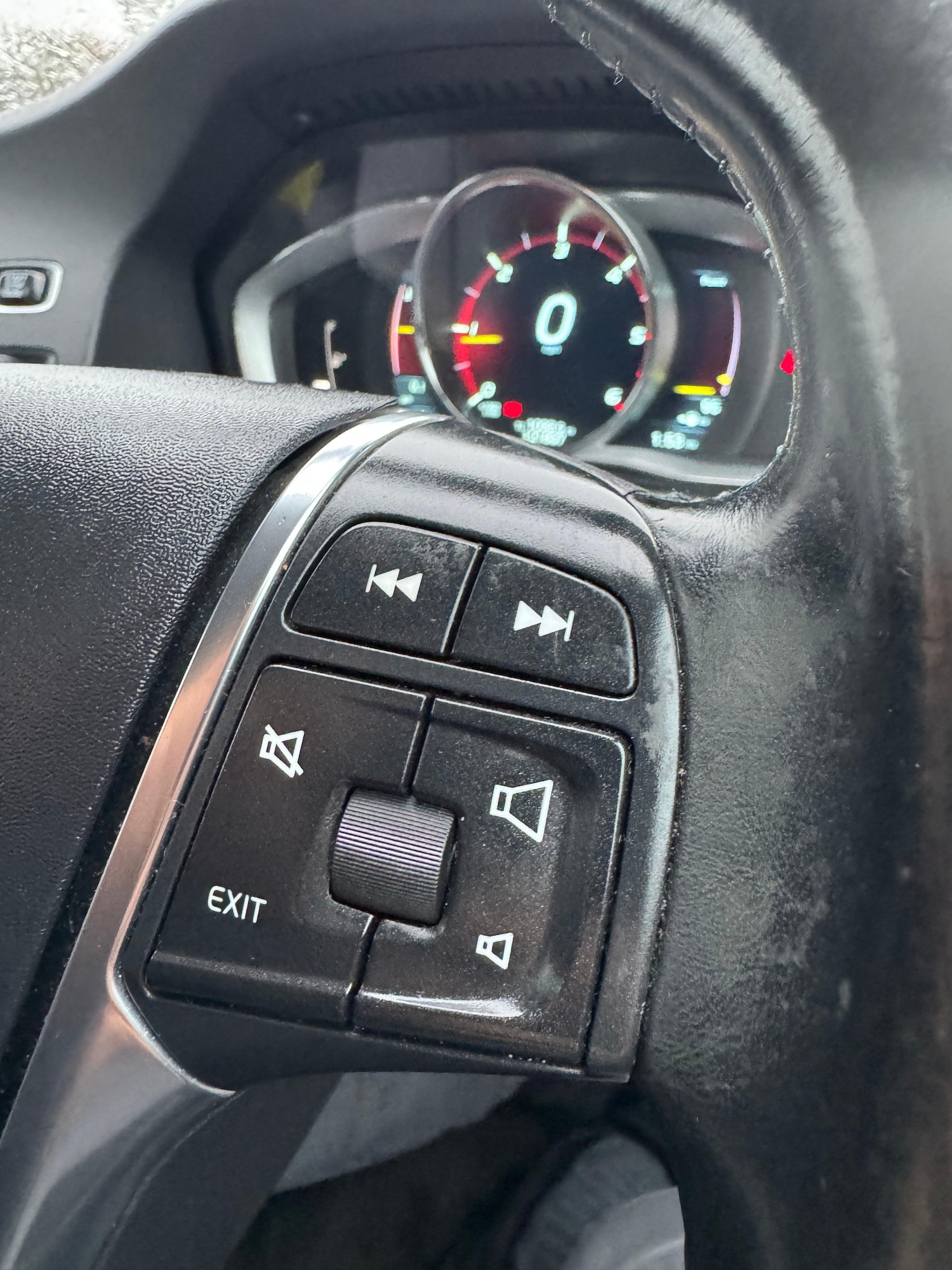 Used Volvo V60 2013 for sale - 77533593: Photo 27