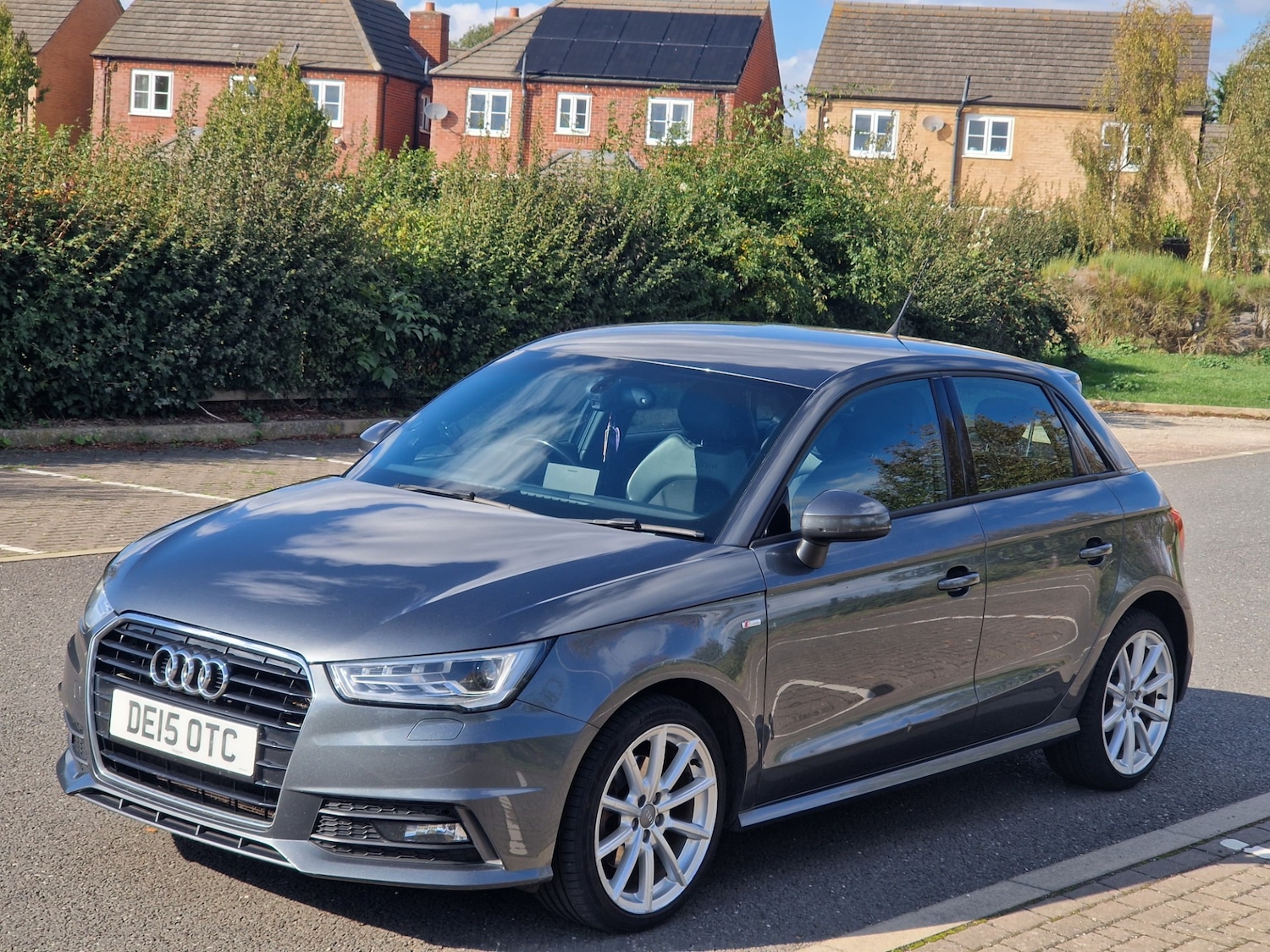 Used Audi A1 2015 for sale - 76206138: Photo 2