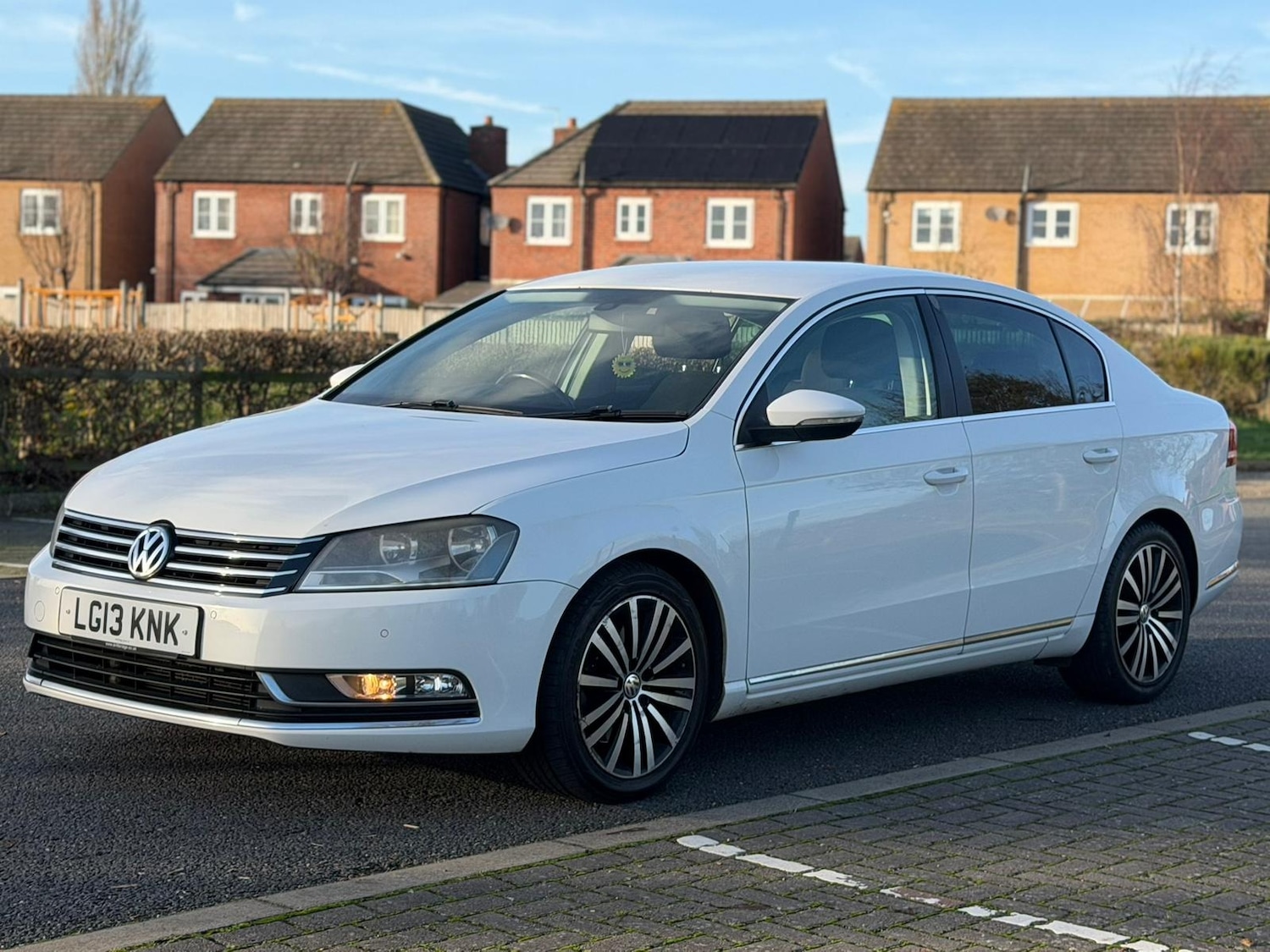 Used Volkswagen Passat 2013 for sale - 76568205: Photo 2
