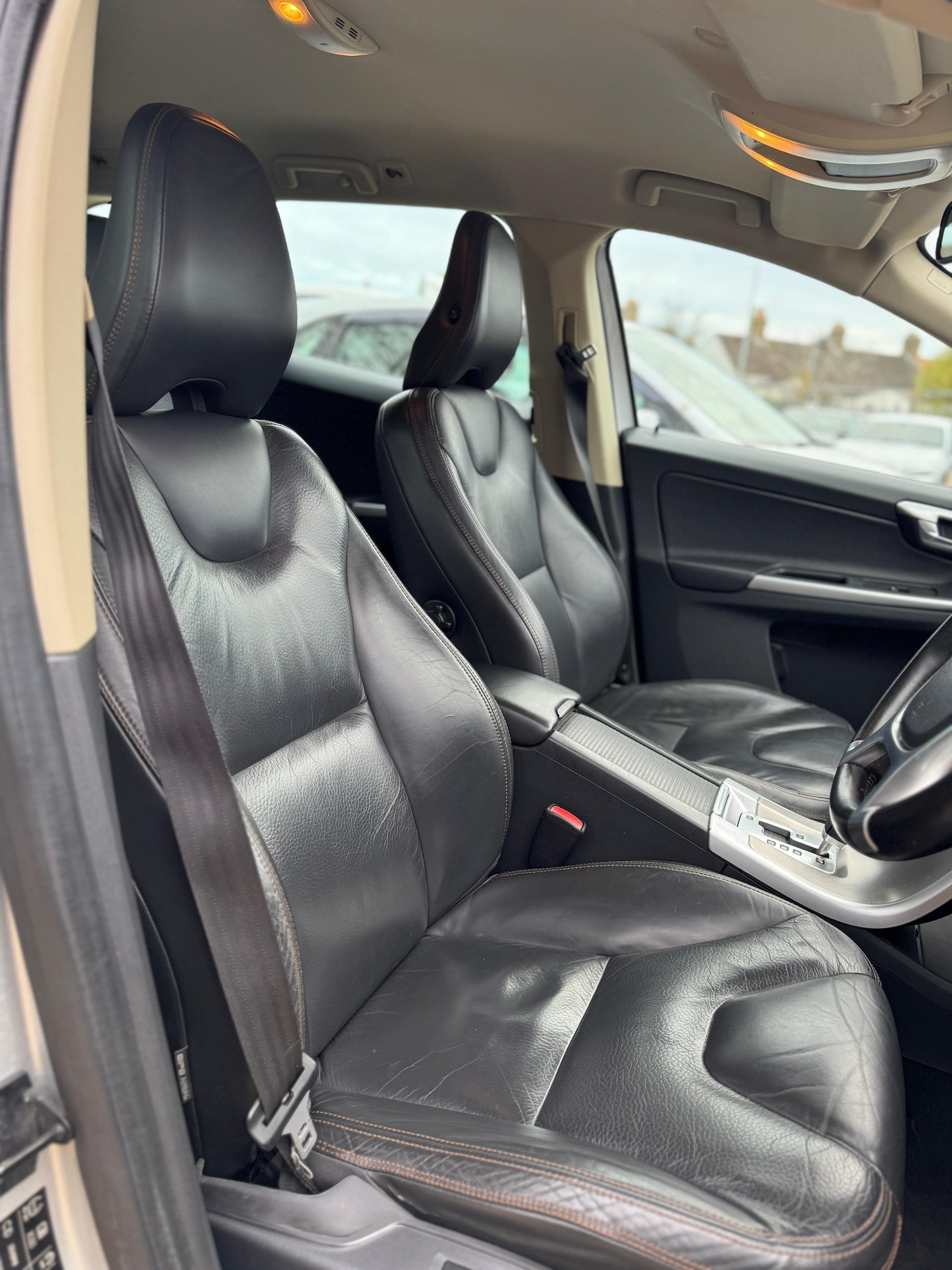 Used Volvo XC60 2011 for sale - 78060740: Photo 15