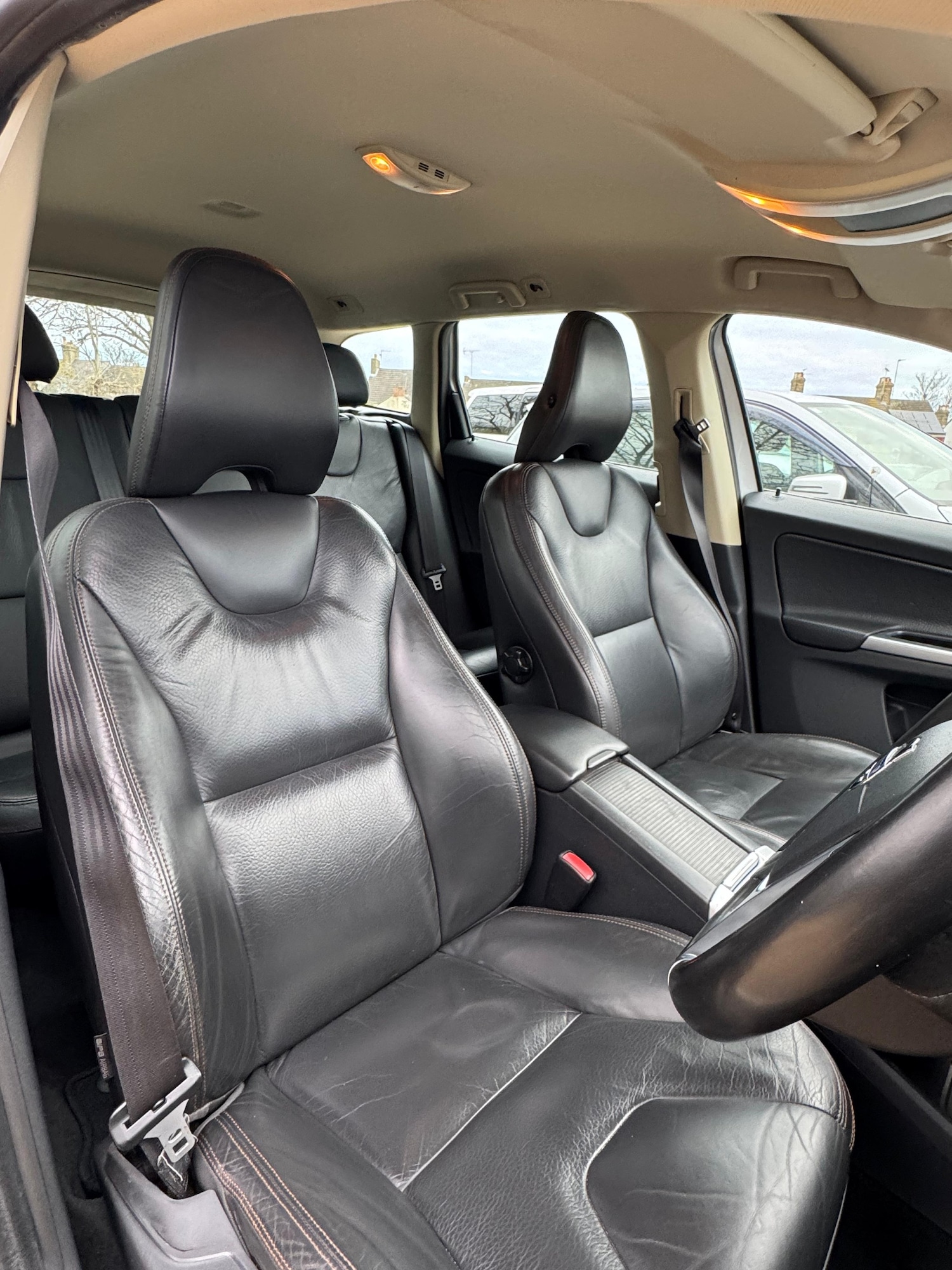 Used Volvo XC60 2011 for sale - 78060740: Photo 16