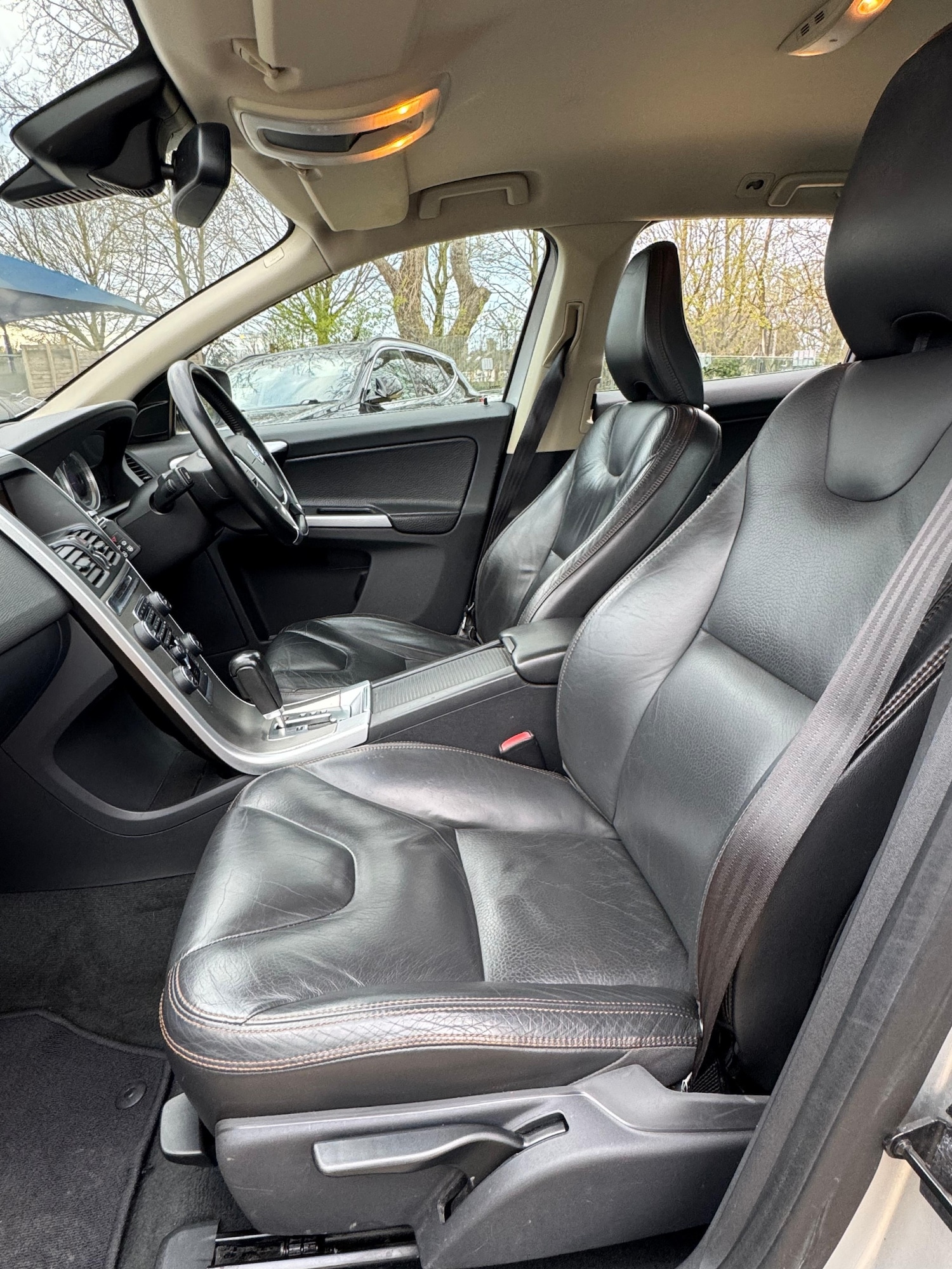 Used Volvo XC60 2011 for sale - 78060740: Photo 22