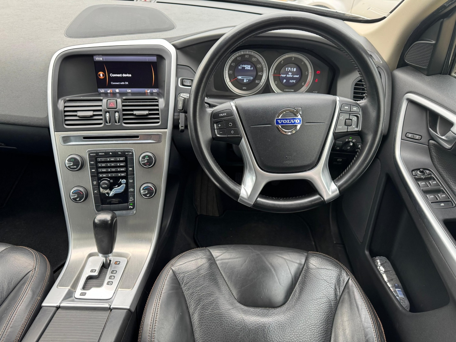 Used Volvo XC60 2011 for sale - 78060740: Photo 24